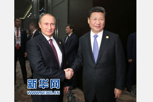 11月15日，国家主席习近平在土耳其安塔利亚会见俄罗斯总统普京。 新华社记者马占成摄