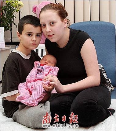 最小爸爸：11岁男孩和16岁女孩产子 惊呆小伙伴