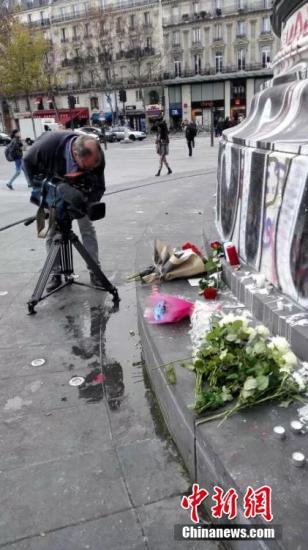 资料图:发生恐怖袭击后戒严的巴黎街道。 在法华人黄申平 供图