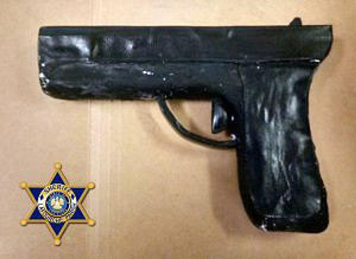 美囚犯持“肥皂枪”越狱因制作太次失败收场(图)