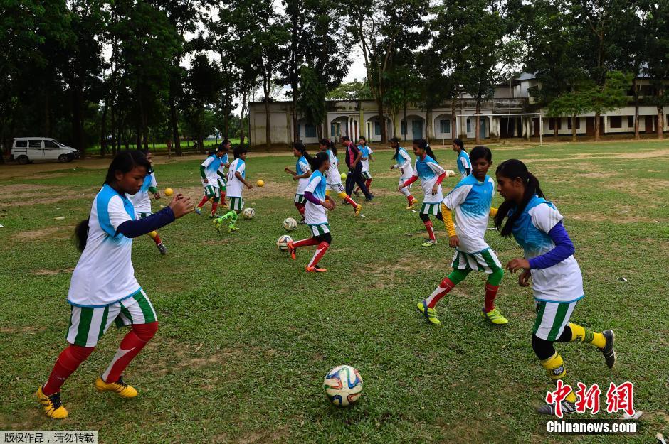 孟加拉国的女子足球队(高清组图)