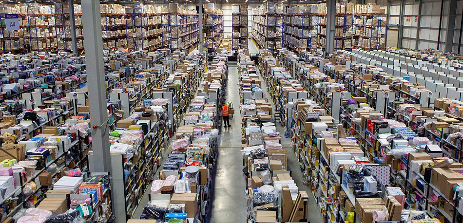 亚马逊英国仓库备战&ldquo;黑五&rdquo;购物节 场面壮观