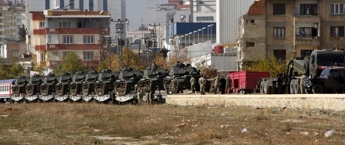 土耳其急向土叙边境增兵 大批坦克塞满军列