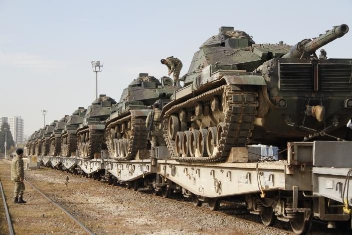 土耳其急向土叙边境增兵 大批坦克塞满军列