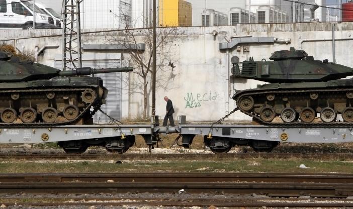 土耳其急向土叙边境增兵 大批坦克塞满军列