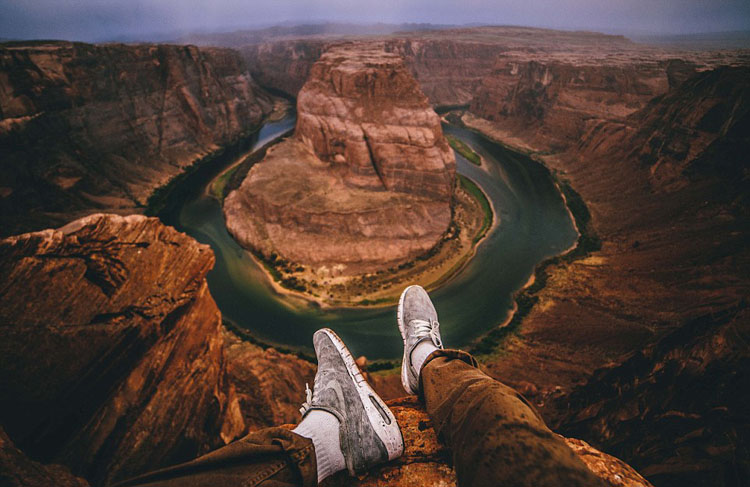 美20岁小伙挑战极限 高空俯拍美景