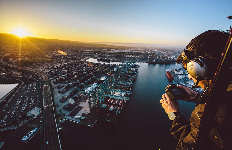 美20岁小伙挑战极限 高空俯拍美景