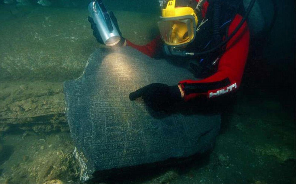 水中沉睡千年 埃及古城珍宝重现天日