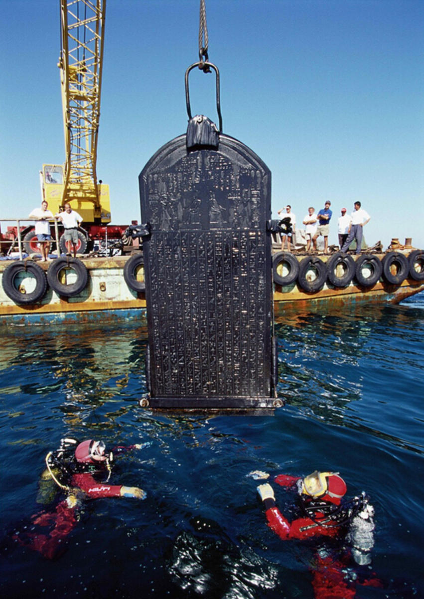 水中沉睡千年 埃及古城珍宝重现天日