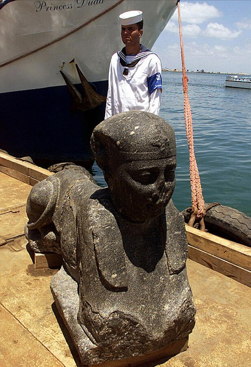 水中沉睡千年 埃及古城珍宝重现天日