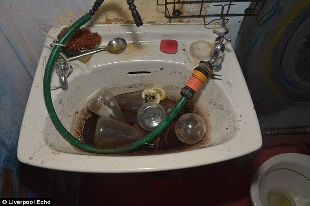 现实版绝命毒师制毒间：肮脏无比