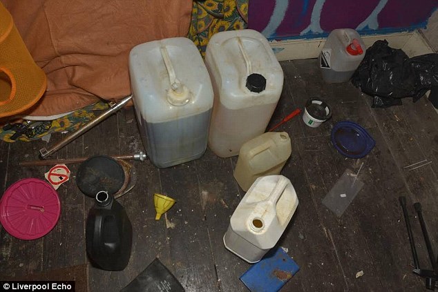 现实版绝命毒师制毒间：肮脏无比