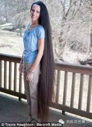 全家头发加起来4米长 洗一次头用掉一瓶护发素