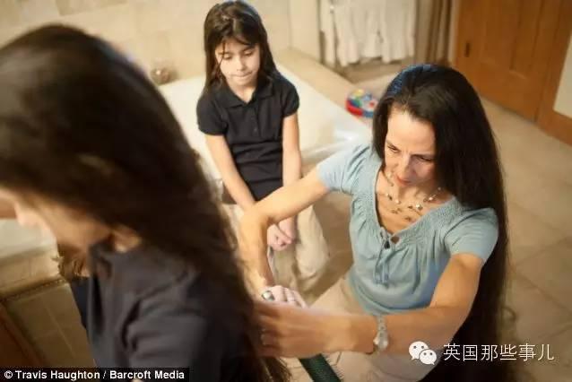 全家头发加起来4米长 洗一次头用掉一瓶护发素