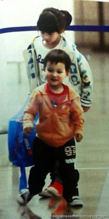 明星二胎曝光拼帅比萌：田亮儿子萌过Kimi