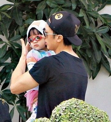 明星二胎曝光拼帅比萌：田亮儿子萌过Kimi