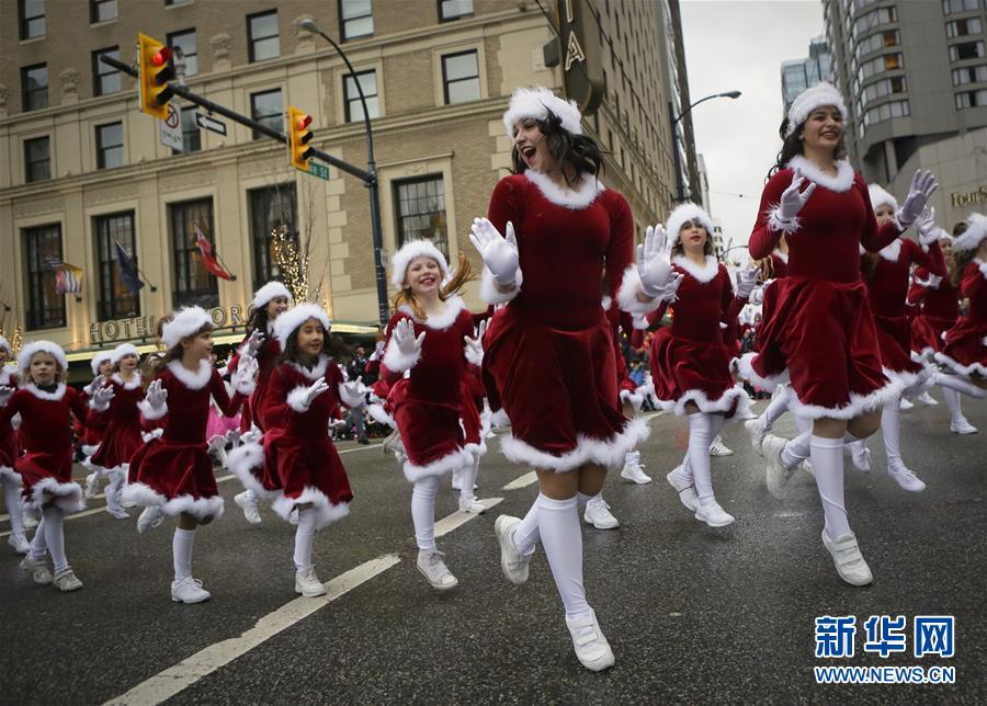 （XHDW）（2）温哥华举行年度圣诞老人大巡游 