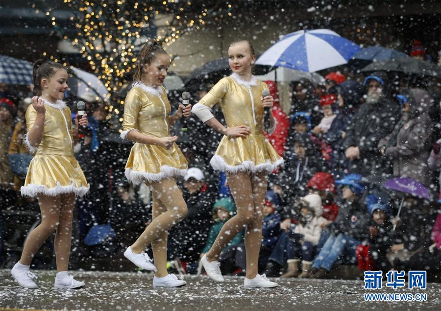 （XHDW）（3）温哥华举行年度圣诞老人大巡游 