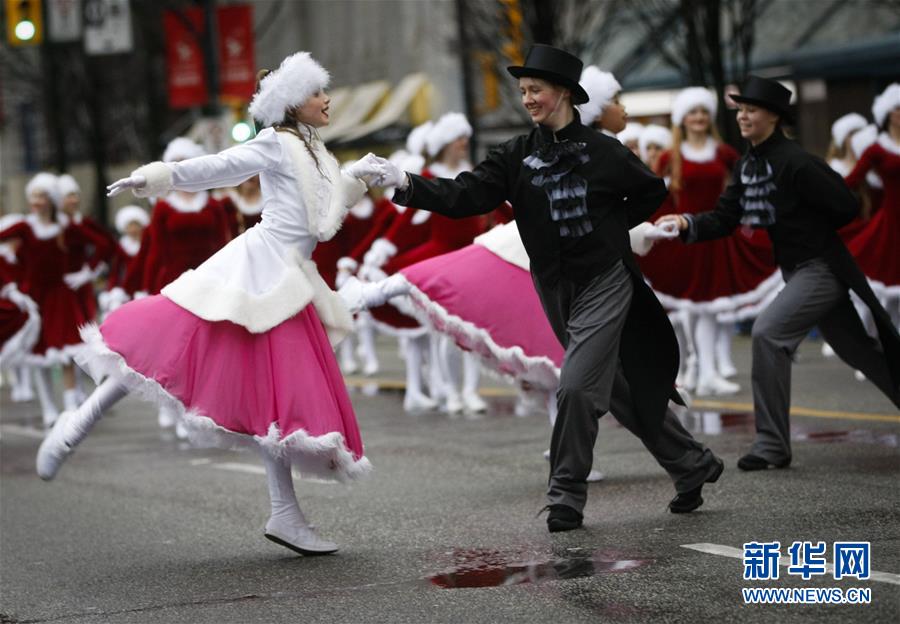 （XHDW）（5）温哥华举行年度圣诞老人大巡游 