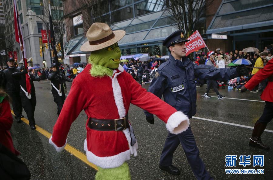 （XHDW）（9）温哥华举行年度圣诞老人大巡游 