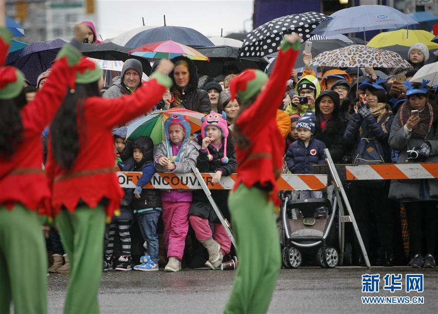 （XHDW）（10）温哥华举行年度圣诞老人大巡游 