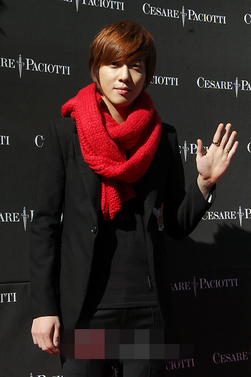 权志龙李敏镐金宇彬李钟硕郑容和 韩国男星围巾look盘点【组图】