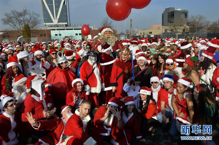 （国际）（4）纽约举行&ldquo;圣诞老人大狂欢&rdquo;