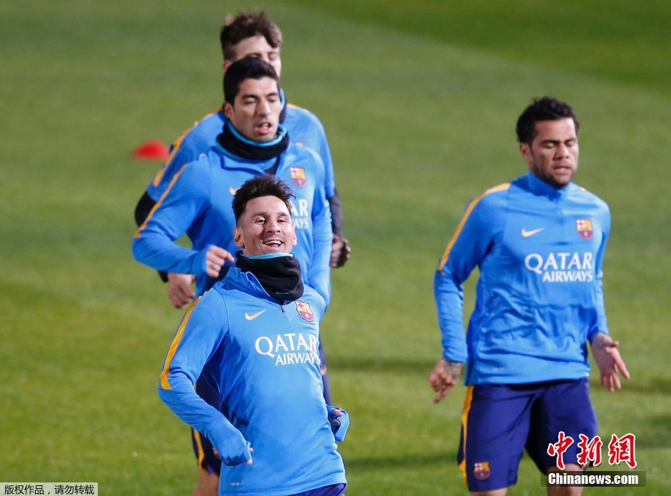 巴萨横滨备战静候恒大 梅西苏亚雷斯表情轻松
