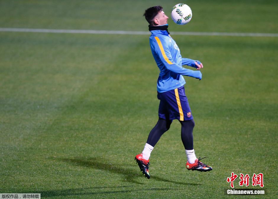 巴萨横滨备战静候恒大 梅西苏亚雷斯表情轻松