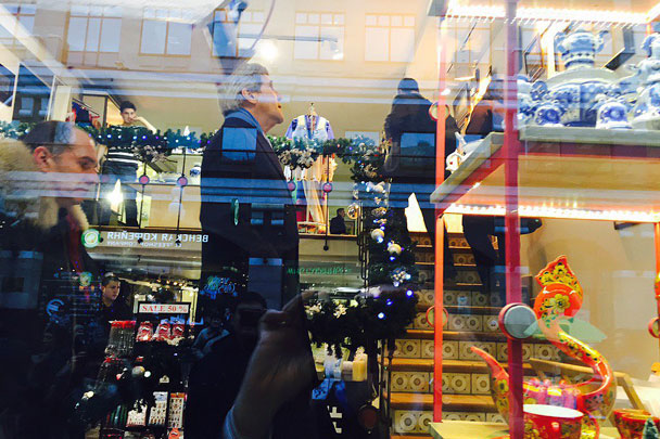 克裏在莫斯科逛街為家人選購新年禮物