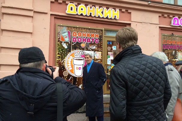 克里在莫斯科逛街为家人选购新年礼物