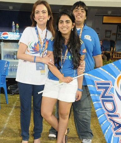 伊莎安巴尼石油大亨穆克什安巴尼之女