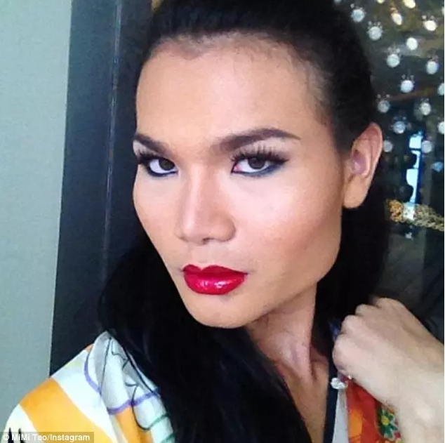 泰国和尚变性后当模特 代言内衣爆红