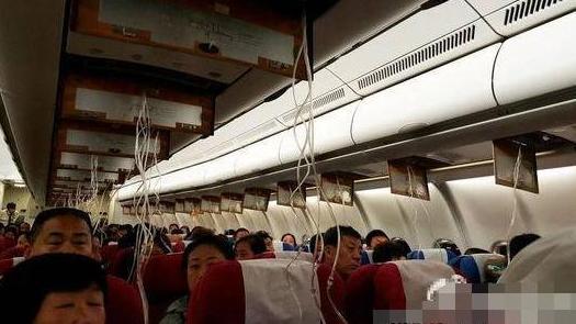 东航MU782紧急备降马来西亚 空姐尖叫场面失控