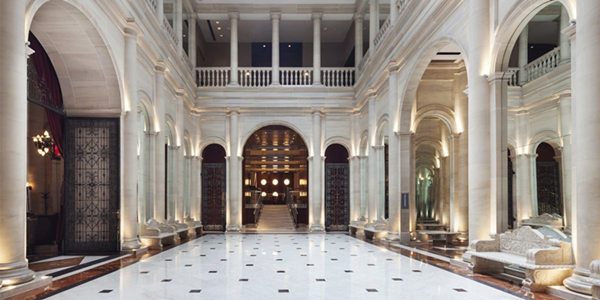 环球小姐冠军福利数不清：一年薪水、豪华公寓、海量用品