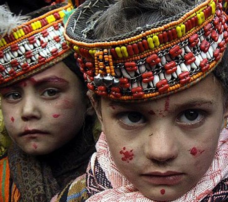 外国人如何过冬至：英国人民去巨石阵cosplay