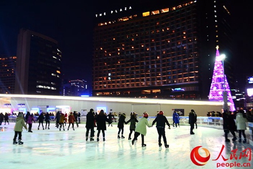 夜场也精彩。（拍摄：夏雪）