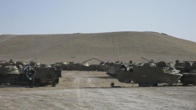 实拍阿富汗坦克坟场：曾经的钢铁洪流已破败不堪