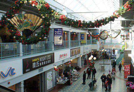 加拿大华人商场圣诞节被挤爆 华人餐馆排长队