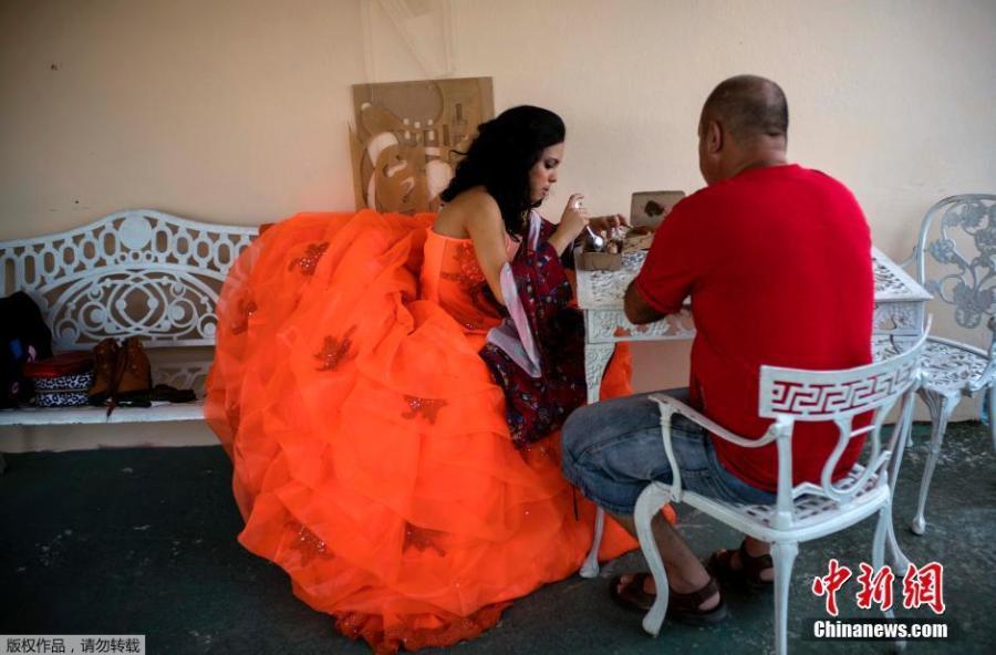 古巴花季少女的成人礼