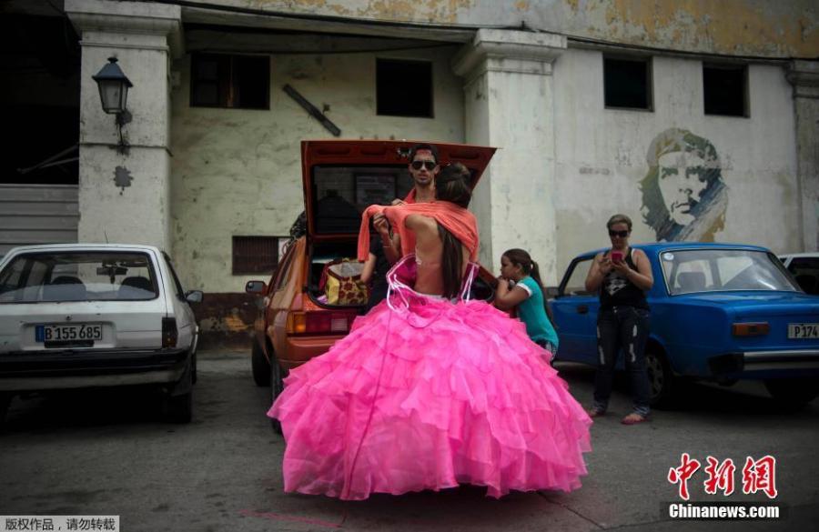 古巴花季少女的成人礼