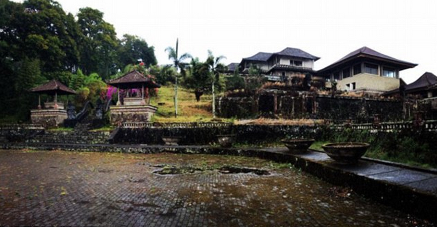 巴厘岛幽灵酒店荒废10年 称有工人冤魂