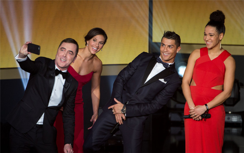 2015国际足联金球奖：梅西五次夺魁创历史