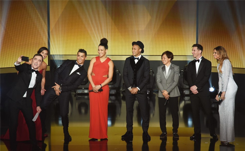 2015国际足联金球奖：梅西五次夺魁创历史