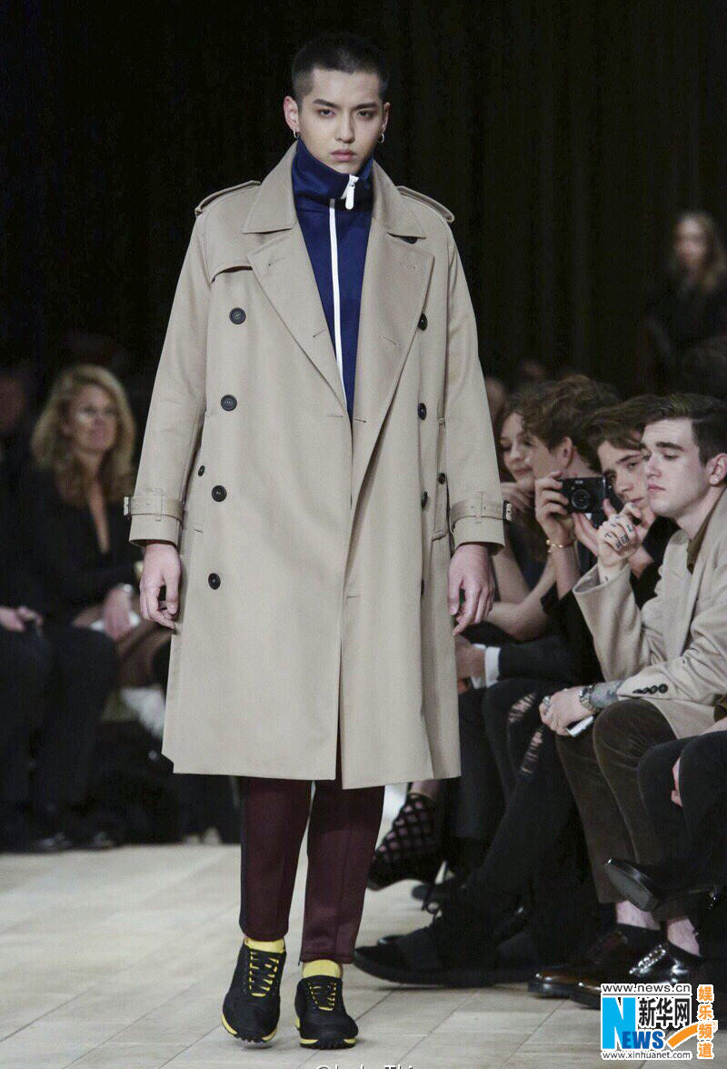 吴亦凡伦敦时装周帅气走秀 受国外媒体争相采访【组图】