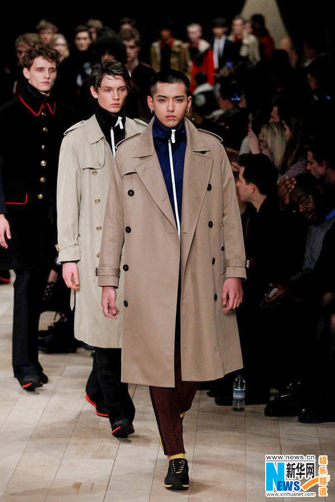 吴亦凡伦敦时装周帅气走秀 受国外媒体争相采访【组图】