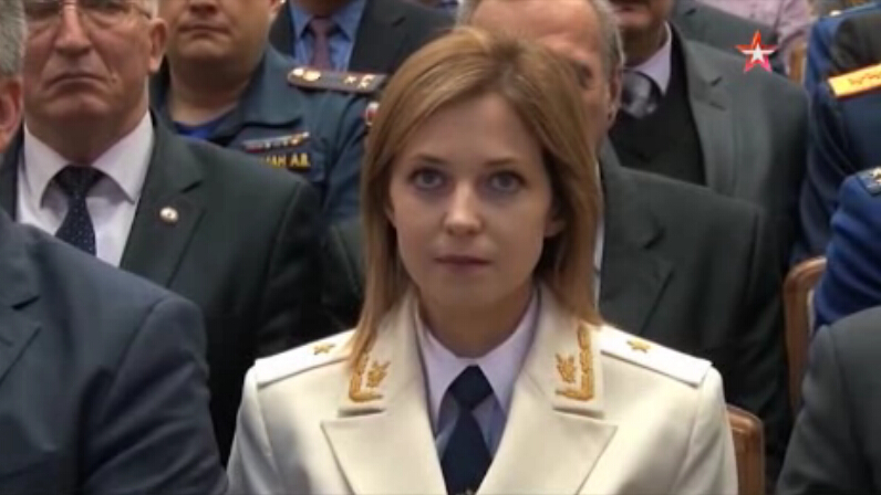 克里米亚美女检察长首次着白色将军礼服惊艳亮相