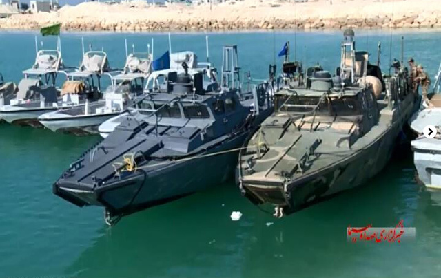 伊朗扣押美军画面曝光：大兵跪地道歉