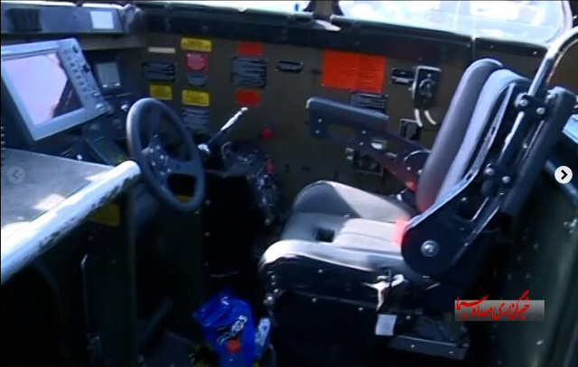 伊朗扣押美军画面曝光：大兵跪地道歉