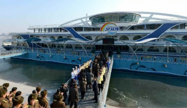 朝鲜核试科学家出游 十万人民送行